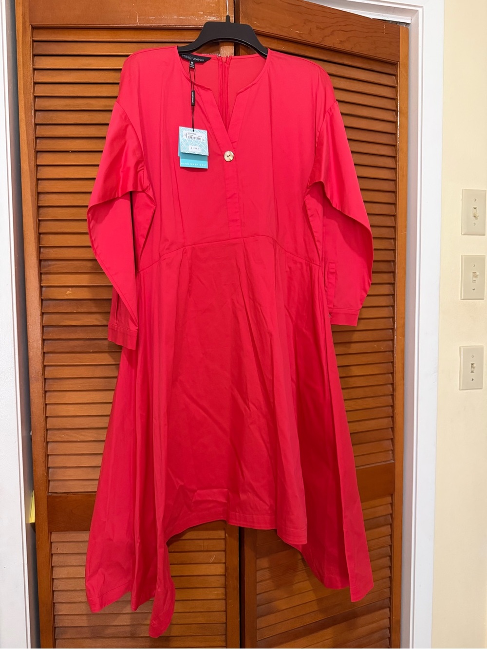 Ming Wang NWT Size M Flamenco Red Asymmetrical Hem Long Sleeve Dress